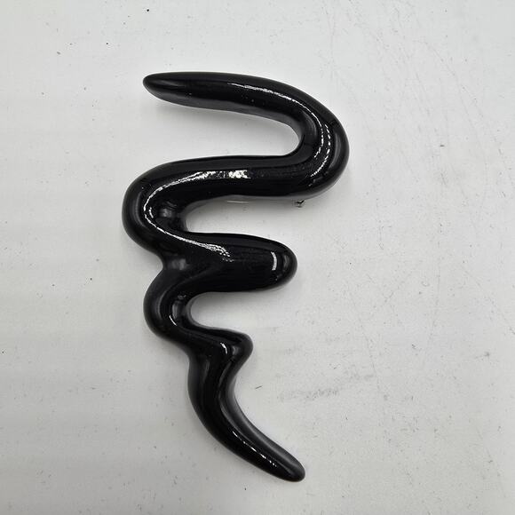 Vintage Black Acrylic Abstract Squiggle Brooch 80s 90s Y2K Modernistic Snake - Picture 2 of 5